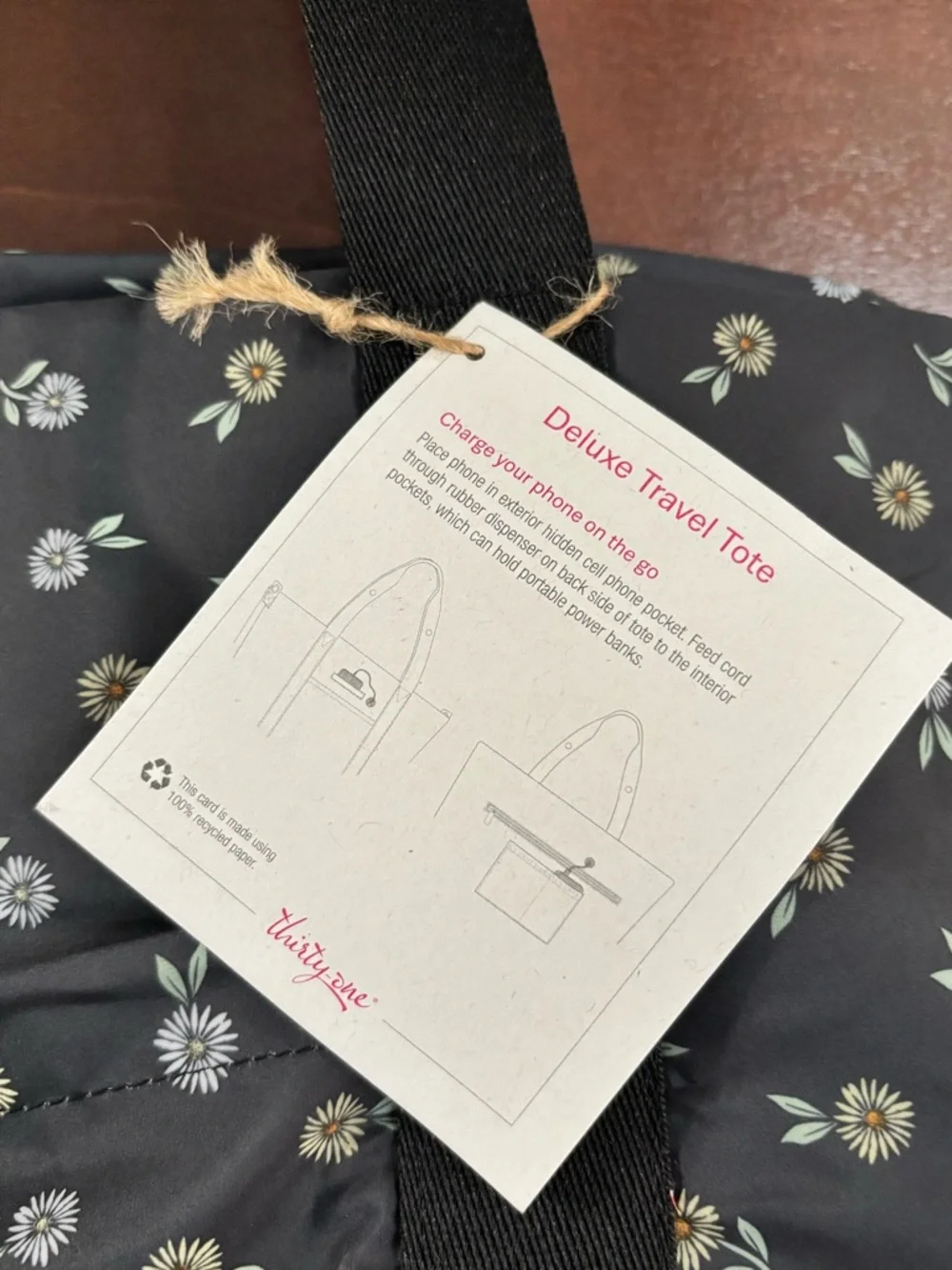 Thirty One deluxe travel tote NWT ditsy daisy - Picture 3 of 4